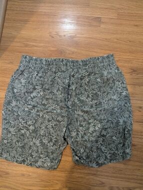 Women's Floral Print Elastic Waist Long Shorts - Green